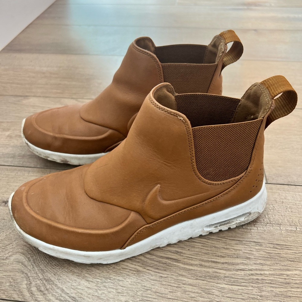 Women’s Thea Nike Shoes 7.5